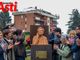 Il momento dello &quot;svelamento&quot; della statua (Merfephoto)