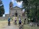 Un gruppo di cicloturisti a Roccaverano