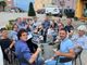 Il direttivo dell’associazione Comuni del Moscato si incontra al bar e pensa a nuove azioni gustando i vini delle nostre colline