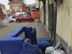 Il divano abbandonato in corso Alessandria