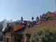 Vasto incendio a Mombaruzzo: in fiamme un tetto in centro paese