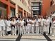 Il team del servizio di immunoematologia e medicina trasfusionale dell’Asl AT con il direttore Sandro macchi (a destra)