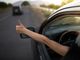 Viaggio in auto oltre i confini, quando i fari e il clacson parlano una lingua diversa