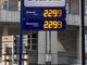 Foto, scattata al tabellone di un distributore di carburante cittadino, postata su Facebook da un utente astigiano