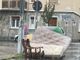 I rifiuti abbandonati all'angolo tra corso Matteotti e via Ventura