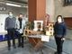 Assessore Mariangela Cotto con presepe