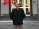 Franco Rotunno di fronte alla scuola nicese in cui lavora come operatore scolastico