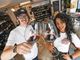 Giorgio Marchioretti e Sara Catania nel loro L'AperitiVino, enoteca con cucina di Hannover