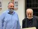 Don Minetti ritratto con il sindaco di Calamandrana Fabio Isnardi (immagine tratta dal profilo Facebook del sindaco)