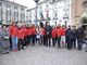 Le partecipanti alla camminata nel centro cittadino ritratte con il sindaco Rasero