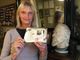 Lorenza Balbo con una delle carte d'identità false usate dal padre durante la Resistenza (immagine tratta da &quot;Io c'ero&quot; di Laura Nosenzo e Loredana Dova); la locandina dell'evento
