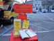 &quot;Chiediamo aiuto anche ai cittadini, dietro a un banco vive una famiglia&quot;. Nuovo sit-in degli ambulanti astigiani