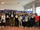 Sindaco e vicesindaco di Moncalvo con alcuni studenti cui sono destinati i volumi di educazione ambientale