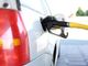 Via libera al bonus benzina contro il caro carburante, ecco come funziona