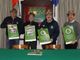 Un momento della presentazione del “Calendario 2022” con (da sinistra) il vice presidente Massimo Lavagnino, il direttore editoriale della rivista Penne Nere Astigiane Gianni Faita, il presidente Fabrizio Pighin e il segretario Francesco Marzo