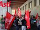Alcuni partecipanti al presidio organizzato dalla CGIL (per questa immagine, come per tutte quelle presenti in questo articolo, ph. Merfephoto - Efrem Zanchettin)