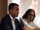 Romano ritratto con il ministro degli Esteri e ex capo politico M5S Luigi Di Maio nel corso di un convegno del 2019