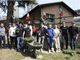 Studenti del Penna al lavoro per tenere in ordine il parco Rio Crosio, insieme agli Alpini
