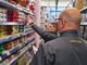 La Finanza astigiana ha sequestrato oltre 318.000 decorazioni e addobbi natalizi non a norma (VIDEO)