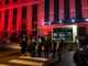 La caserma dei carabinieri si tinge di arancio in occasione della Giornata contro la violenza sulle donne (VIDEO)