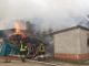 Mombaruzzo: vasto incendio in un deposito di attrezzature meccaniche