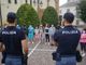 Ad Asti la polizia consegna agende ai bimbi delle primarie