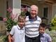 Gianni Cavarino con i nipotini (foto autorizzata e donata dalla famiglia)