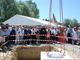 Foto d'archivio che documenta la cerimonia indetta all'epoca in occasione dell'apertura del tormentato cantiere