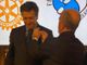 Il Prefetto Ventrice mentre viene insignito della “Paul Harris Fellow” da parte del Rotary Club Novara Val Ticino