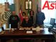 Seduto, il sindaco di Costigliole d'Asti Enrico Alessandro Cavallero. Alle sue spalle, da sinistra, l'assessore Claudio Austa, la vicesindaco Tanya Arconi, l'assessore Laura Bianco e l'assessore Alessandro Borio