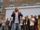 Nella foto, risalente al giugno 2017, un momento dell'intervento astigiano di Beppe Grillo, fondatore del Movimento. Alle sue spalle si riconoscono, tra gli altri, il consigliere Spata (secondo da sinistra, a braccia conserte), il candidato consigliere regionale Marco Allegretti (in giacca, accanto a Spata), l'europarlamentare Tiziana Beghin (alle spalle di Grillo) e il capogruppo in Consiglio comunale Massimo Cerruti (in giacca, a fianco della Beghin)