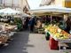 Anche Castagnole delle Lanze fa “prove di normalità” riallestendo il mercato del giovedì
