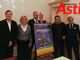 Nella foto, da sinistra: Mario Sacco, Antonella Parigi, Maurizio Rasero, Claudio Giovannone e il presidente della Cassa di Risparmio di Asti dott. Aldo Pia