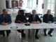 Il sindaco Maurizio Rasero, la presidente della Biblioteca Roberta Bellesini Faletti, il presidente dell'Ordine dei Giornalisti del Piemonte Alberto Sinigaglia e l'assessore comunale alla Cultura Gianfranco Imeriti ritratti nel corso della conferenza stampa