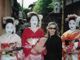 Anita Dudek Origlia ritratta durante una visita in Giappone