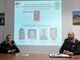 Il tenente colonnello Bernardino Vagnoni (all'epoca Comandante provinciale dell'Arma) e il maggiore Lorenzo Repetto (comandante del Nucelo Investigativo) ritratti nel corso della conferenza stampa indetta nel maggio scorso per annunciare gli arresti. Alle loro spalle le foto degli indagati