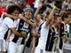 Le atlete bianconere in festa dopo lo scudetto