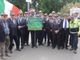 Il presidente della Sezione di Asti Fabrizio Pighin con il Vessillo di Asti ed alcuni componenti del suo Consiglio Direttivo alcuni minuti prima della sfilata