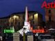Il monumento astigiano di piazza Roma illuminato con il Tricolore