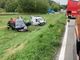 Frontale a Calliano tra auto e furgone. I vigili del fuoco hanno dovuto estrarre dal mezzo uno dei due conducenti