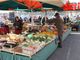 Un banco dell'ortofrutta al mercato di Asti (Ph. Efrem Zanchettin - Merfephoto)