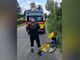 Un momento del salvataggio di un cane in difficoltà (foto tratta dalla pagina Facebook della Croce Verde Mombercellese)