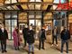Un piccolo flash mob dei lavoratori del Teatro Alfieri con l'assessore alla Cultura Gianfranco Imerito