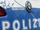 Nonostante il divieto cerca di avvicinare moglie e figlie: arrestato dalla polizia. Era riuscito a trovare la donna attraverso una foto pubblicata sui social