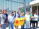 La delegazione dei radicali fuori dai cancelli del carcere di Asti