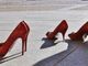 Il simbolo per dire no alla violenza sulle donne: le scarpe rosse
