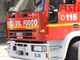 Tenta di darsi fuoco davanti al palazzo della Provincia: salvato dai vigili del fuoco