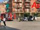 Scontro tra due auto in via Monti. Interviene polizia municipale, 118 e vigili del fuoco