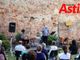 L'attore con Lorenzo Morra, durante le letture estive