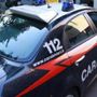 Armato di ascia aggredisce i genitori, arrestato 15enne a Napoli